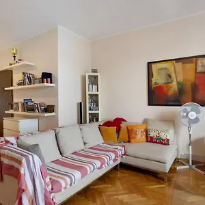 Cadolini - Secured Parking! - Duomo In 20 Min - Quiteness And Garden Apartamento